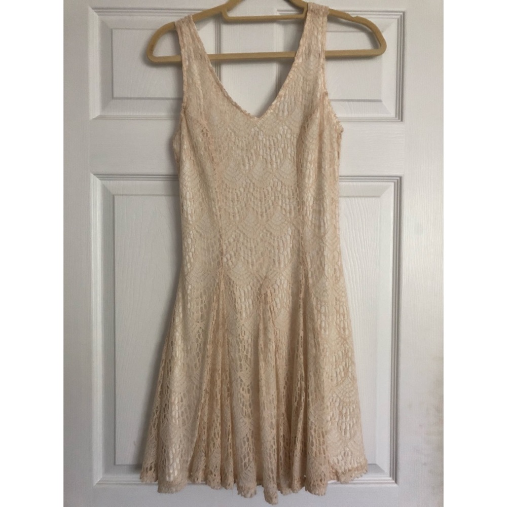 Nordstrom Bar III cream lace dress